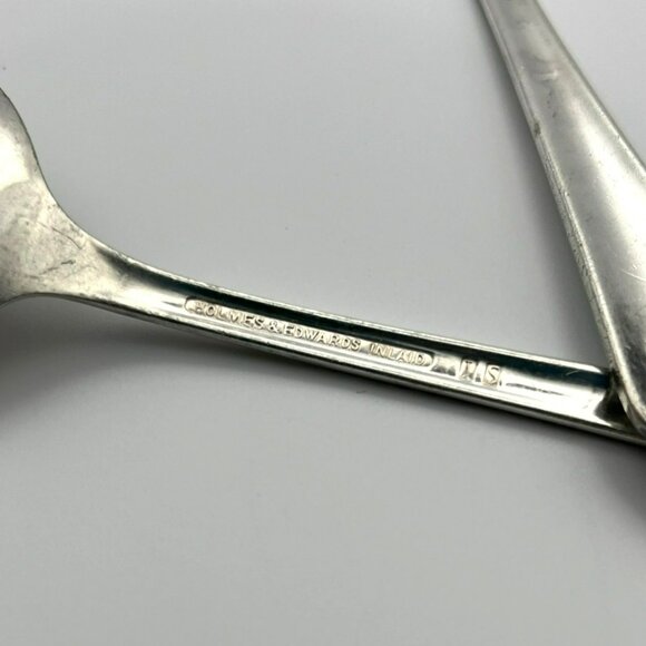 Holmes‎ & Edwards LOVELY LADY Soup Spoons Silverplate Lot of 2 IS Vintage - Picture 5 of 9